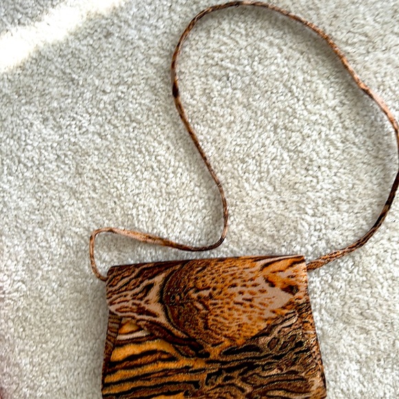 Vintage Animal Print Crossbody - Picture 6 of 6